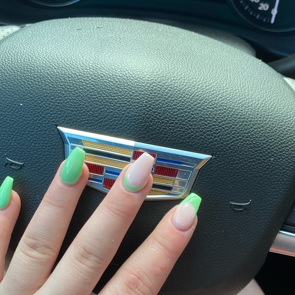 Meet your Posher, Adria - Picture 1 of 1